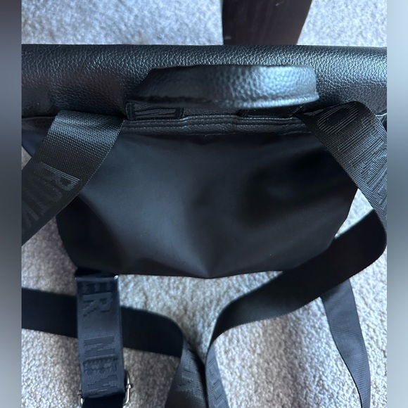 Botkier New York Black Nylon Trigger Medium Backpack w Adjustable Straps - Picture 5 of 15